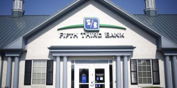Fifth Third takes 'head-to-head' approach with fintechs, big banks