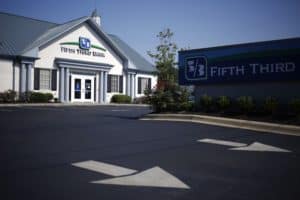 Fifth Third President Tim Spence to Succeed Carmichael as CEO