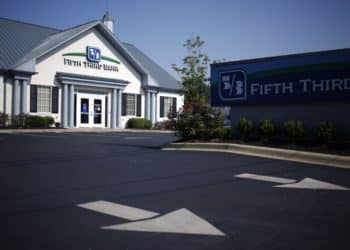 Fifth Third President Tim Spence to Succeed Carmichael as CEO