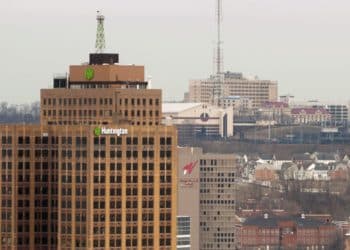 The Huntington National Bank Tower stands in downtown Pittsburgh, Pennsylvania, U.S., on Thursday, April 2, 2015. Pittsburgh last month announced the creation of the Envision Downtown Advisory Committee, a group of 24 civic and community leaders tasked with improving mobility, accessibility, and livability in the downtown area. Photographer: Ty Wright/Bloomberg