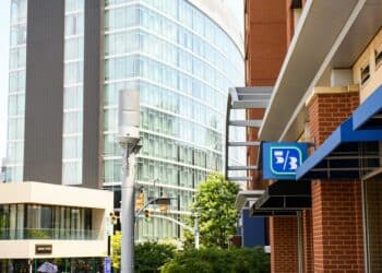 A Fifth Third Bank branch in downtown Nashville, Tennessee, US, on Tuesday, June 13, 2023. Fifth Third Bancorp is scheduled to release earnings figures on July 20. Photographer: Liam Kennedy/Bloomberg