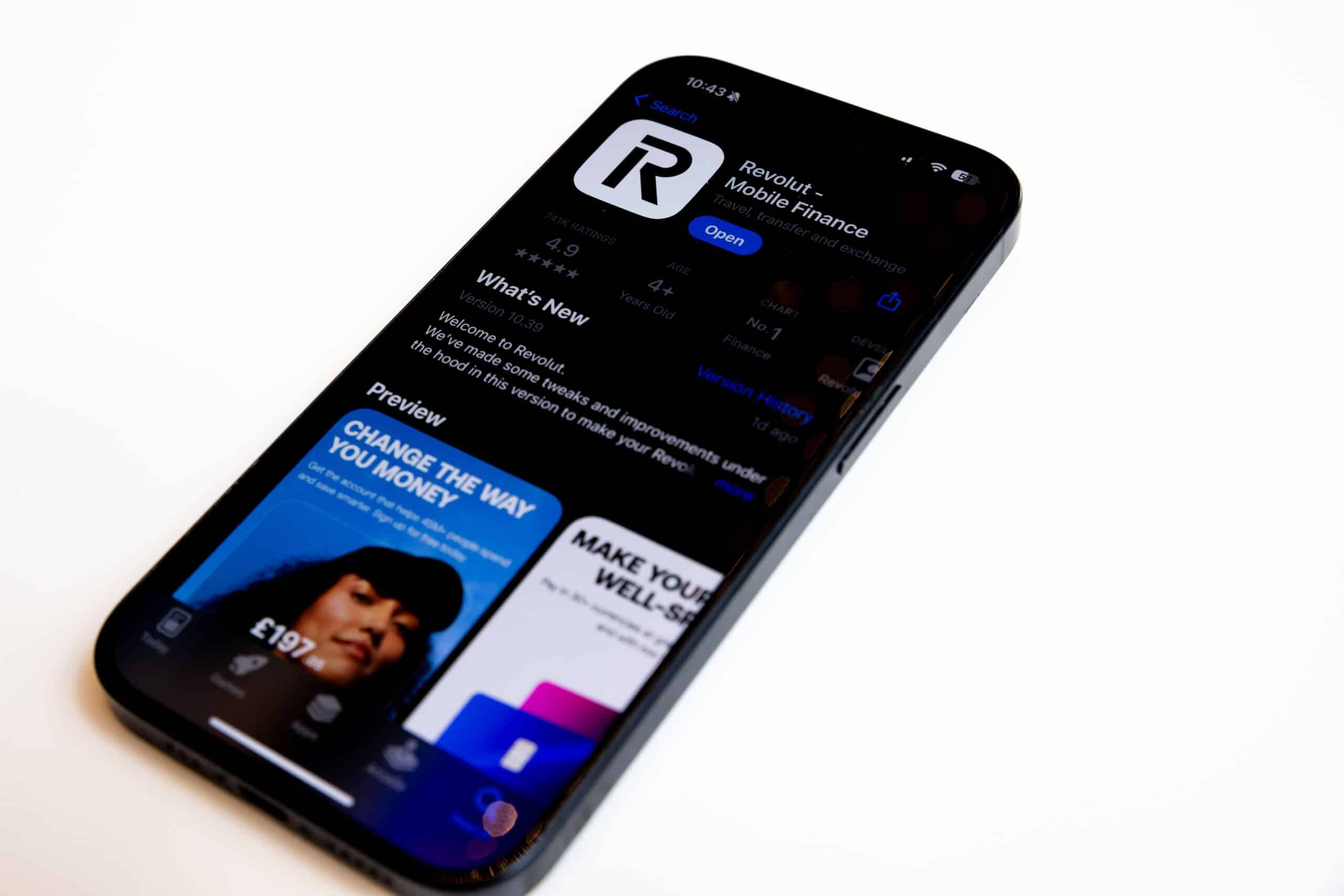 Revolut says secondary share sale valued firm at $45B - FinAi News