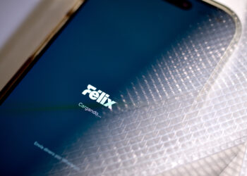 the Felix Pago WhatsApp-based digital app on a mobile phone