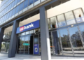 the front of a U.S. Bank building